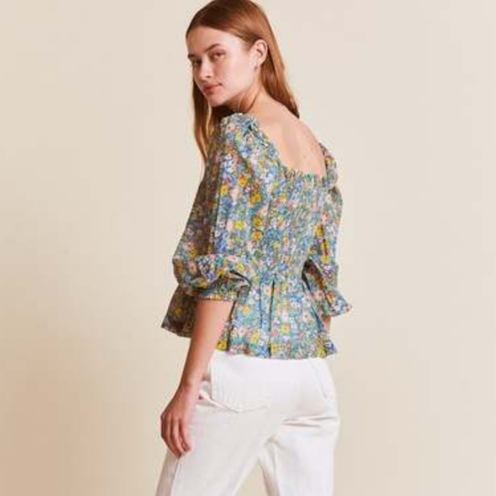 Trovata Birds Of Paradis NWT Alize Smocked Square Neck Floral Blouse - Picture 3 of 12